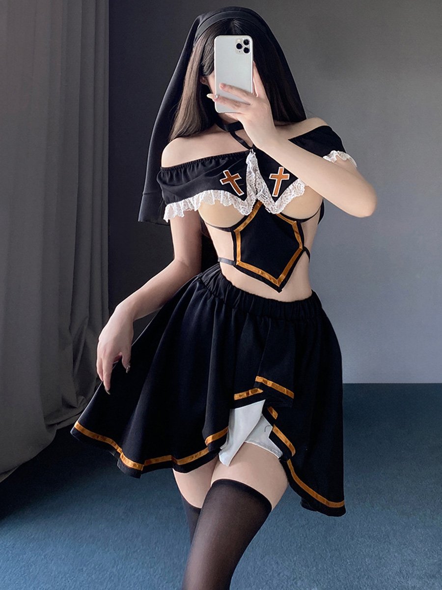 セクシーなカップレス修道女コスチューム