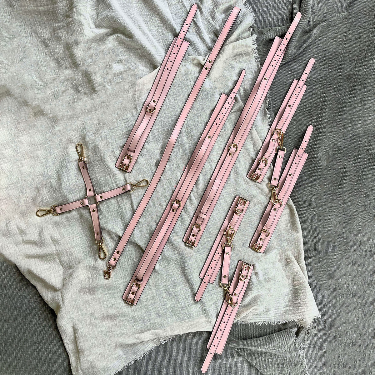 BDSM拘束具 セクシー 洗練されたピュアピンクSM全身拘束7点セット 収納袋付き