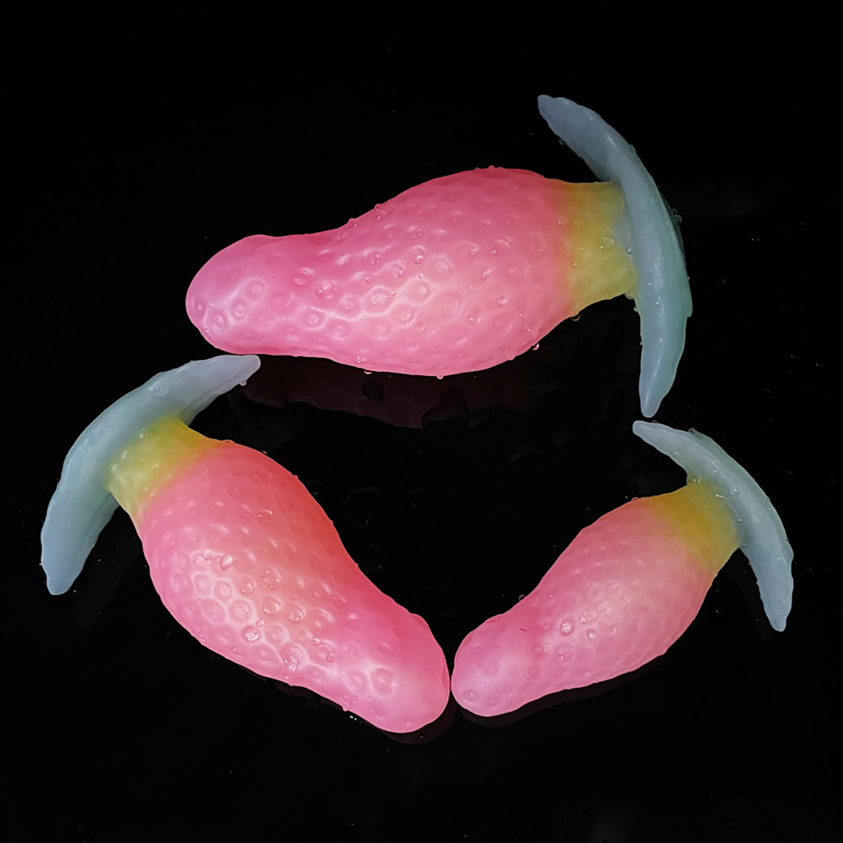 アナルプラグ かわいいピンクイチゴアナルプラグ 液体シリコン製 4サイズ展開