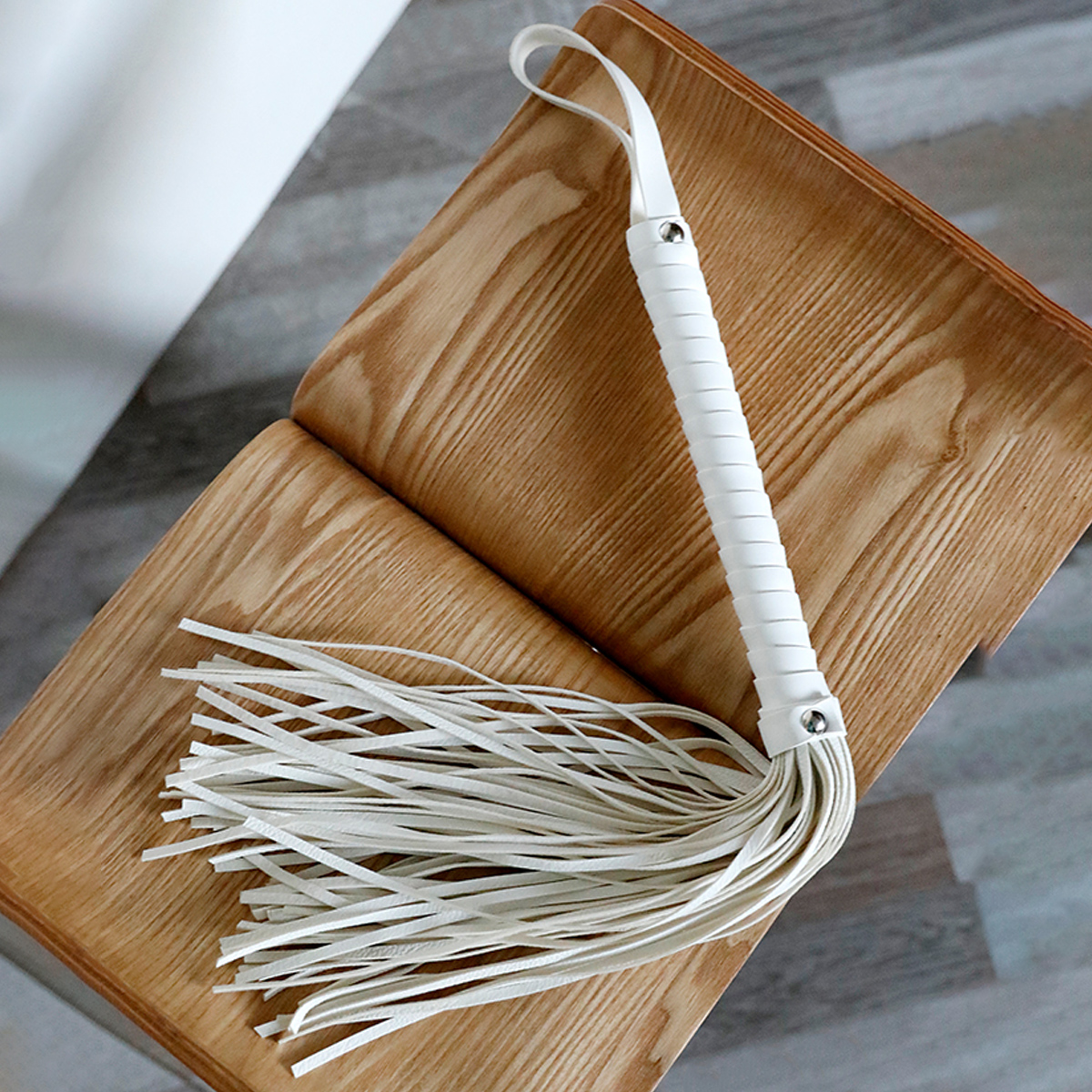 SM調教 スパンキングバラ鞭 ホワイト/レッド エロ鞭セット 鞭オモチャ