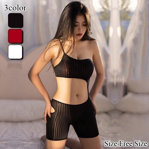 変形デザインが目を惹くショートパンツスタイルのボディスーツ エロ コスプレ