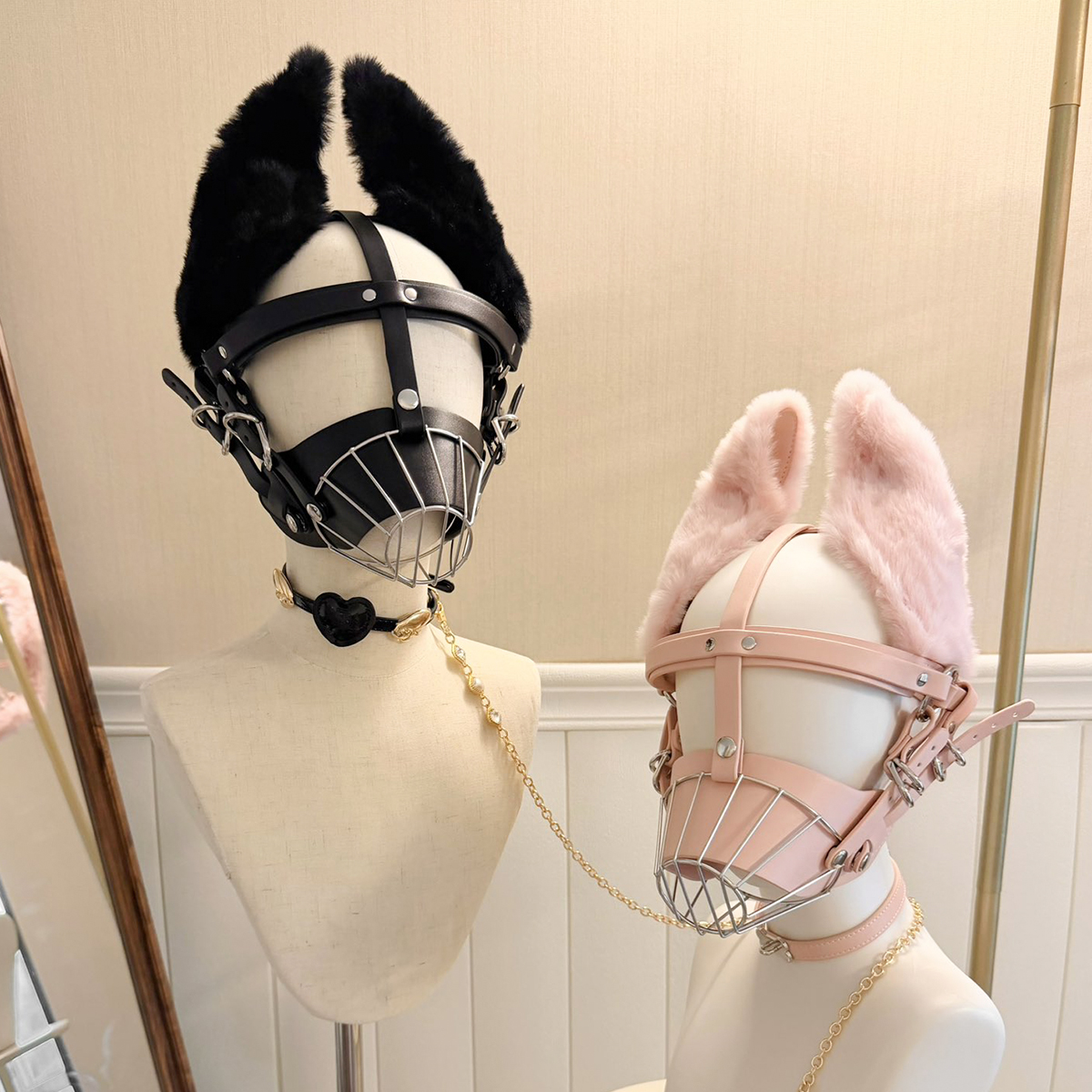 エロ い コスプレ 猿ぐつわ ふわふわファー耳付き高級人間用口輪（ドッグマズル） 黒/ピンク